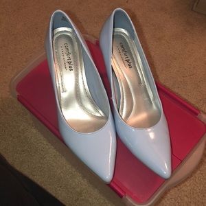 Light Blue point pumps